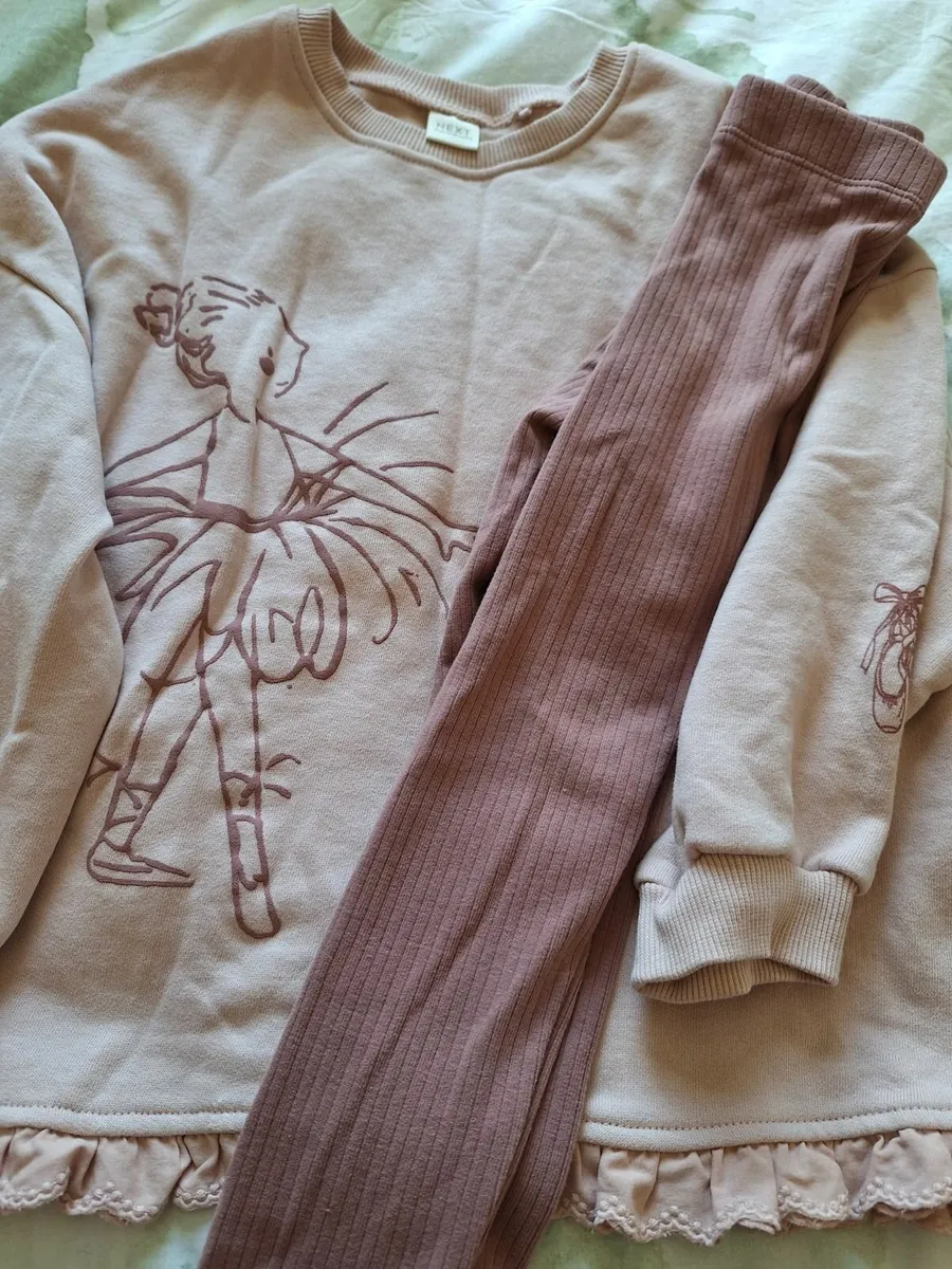 Girl's clothes