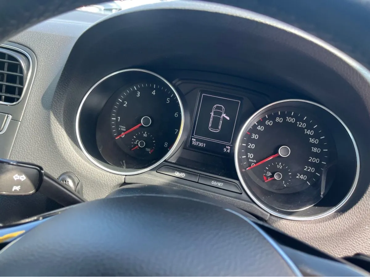 Volkswagen Polo 1.2 TSI 5door Automatic - Image 3