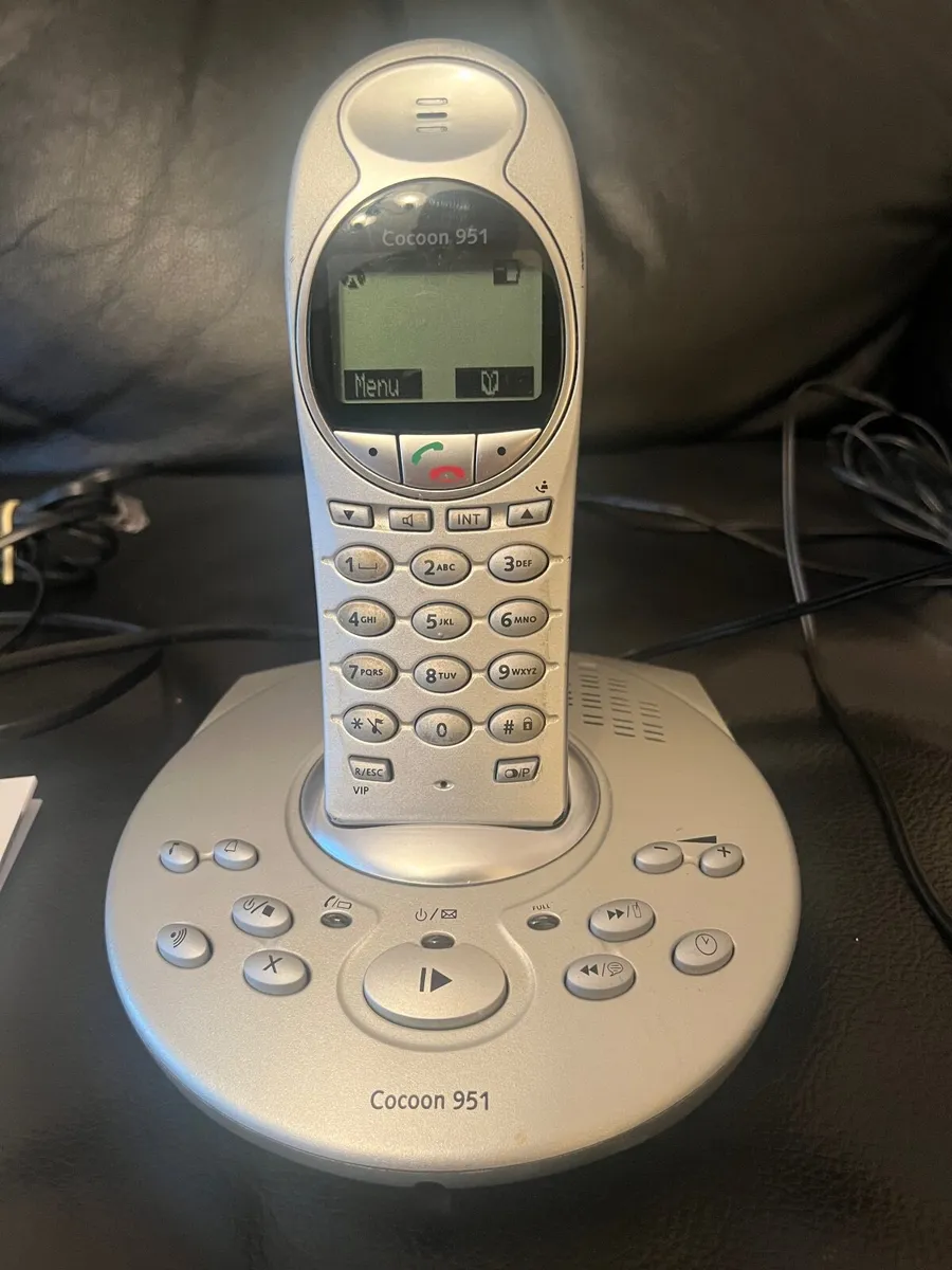 House Cordless Phone/Answering Machine - Image 1