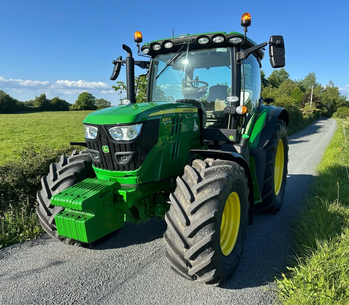 231 JOHN DEERE 6130R **862 HOURS** - Image 4
