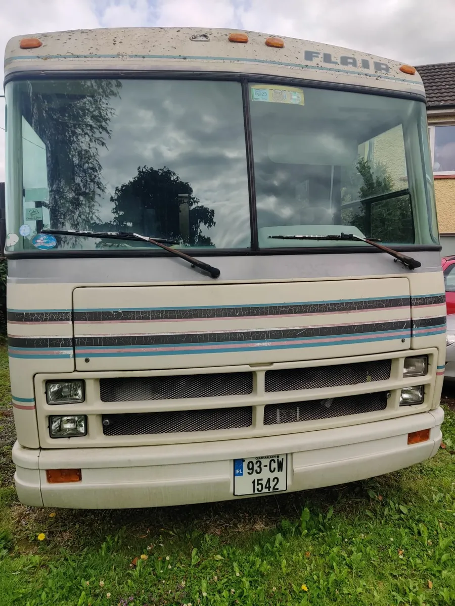 American RV CamperVan - Image 2