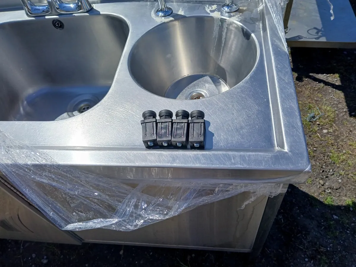 Stainless steel cabbinet sink unit delivered - Image 3