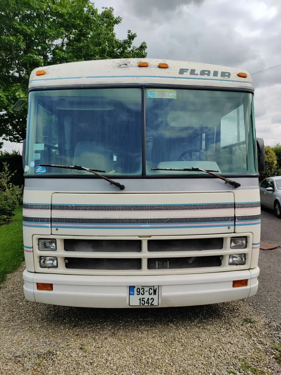 American RV CamperVan - Image 4
