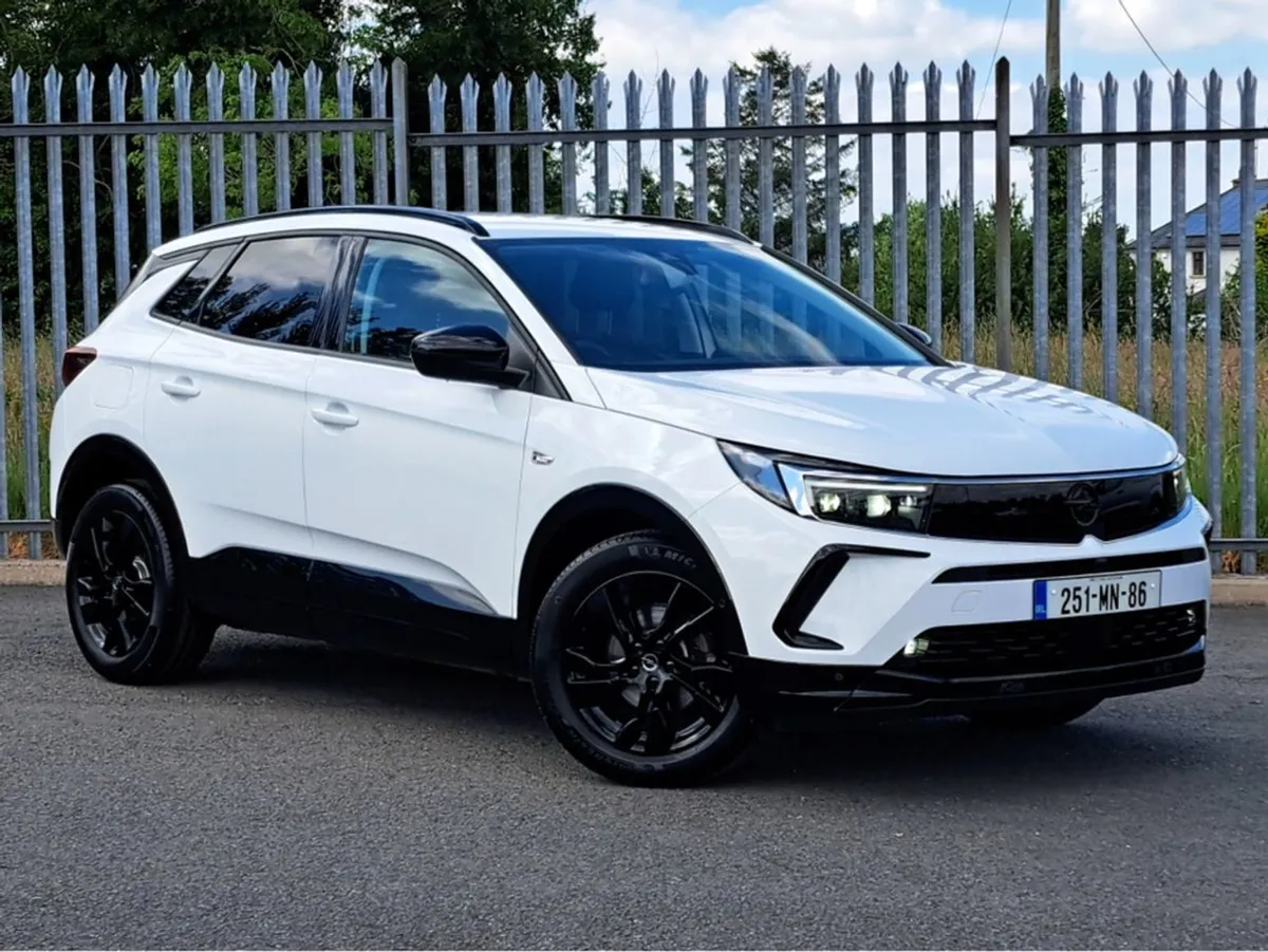 Opel Grandland Elegance With Plus Pack 1.5td 130B - Image 2