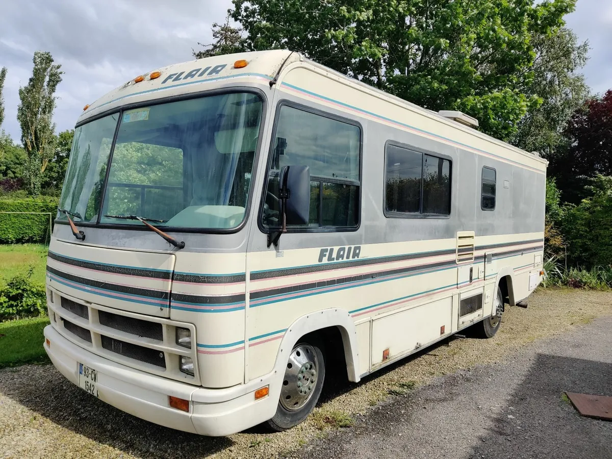 American RV CamperVan - Image 1