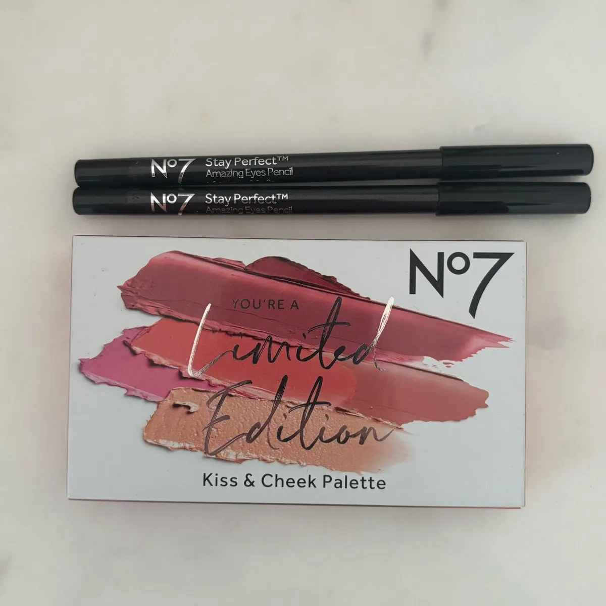 Brand New No.7 Makeup - Image 1