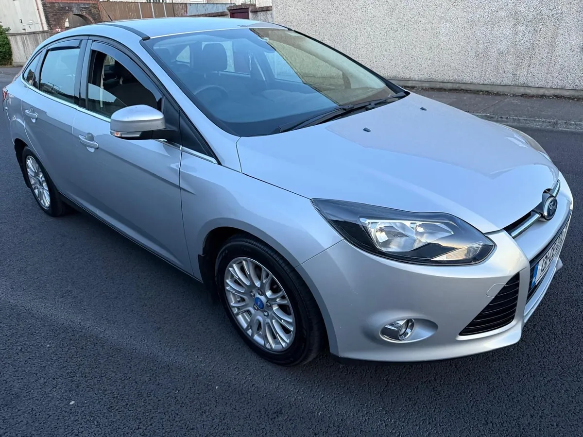 2013 Ford Focus NEW Nct Titanium Model - Image 2