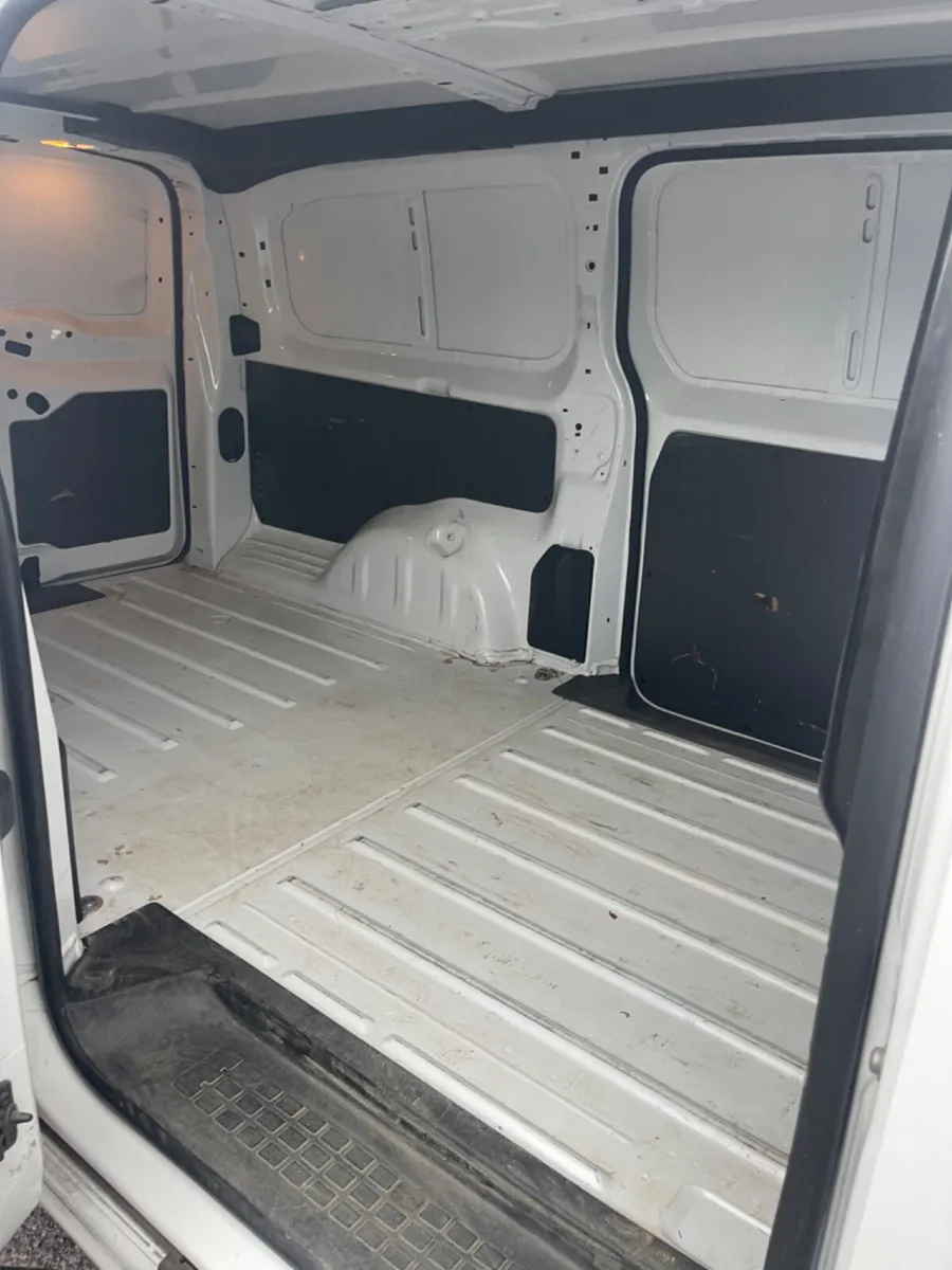 Opel Vivaro 2022 - Image 4