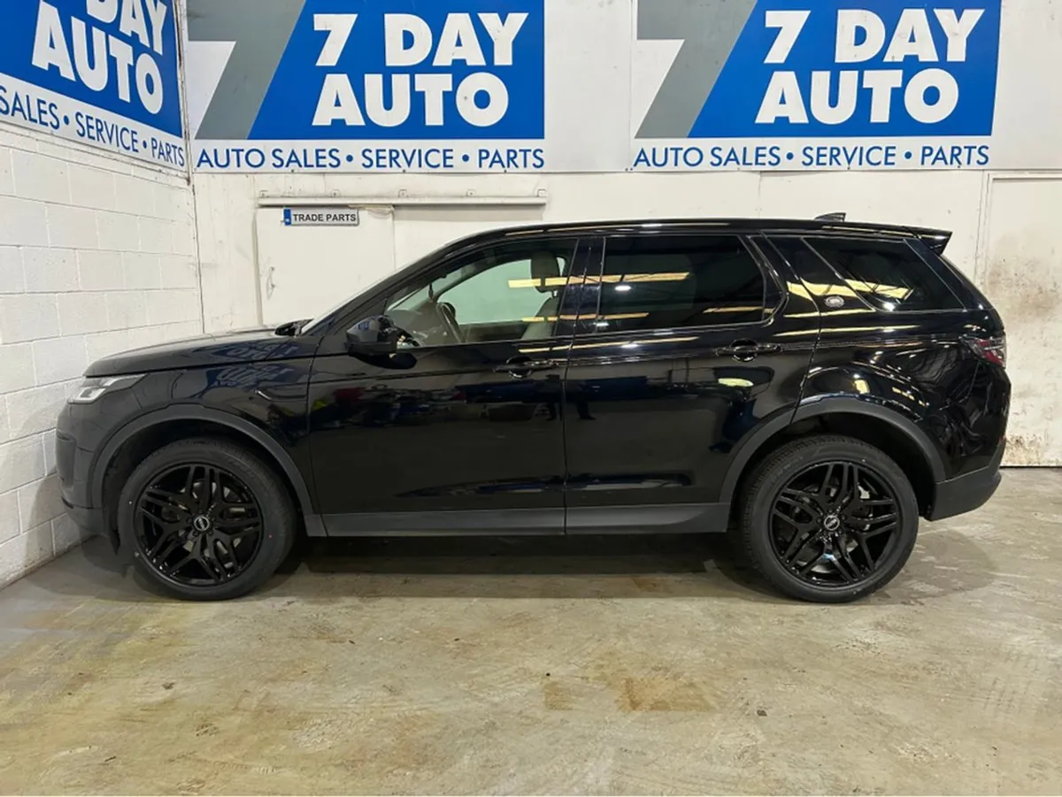 Land Rover Discovery Sport 2.0 D 150PS FWD 5DR - Image 4