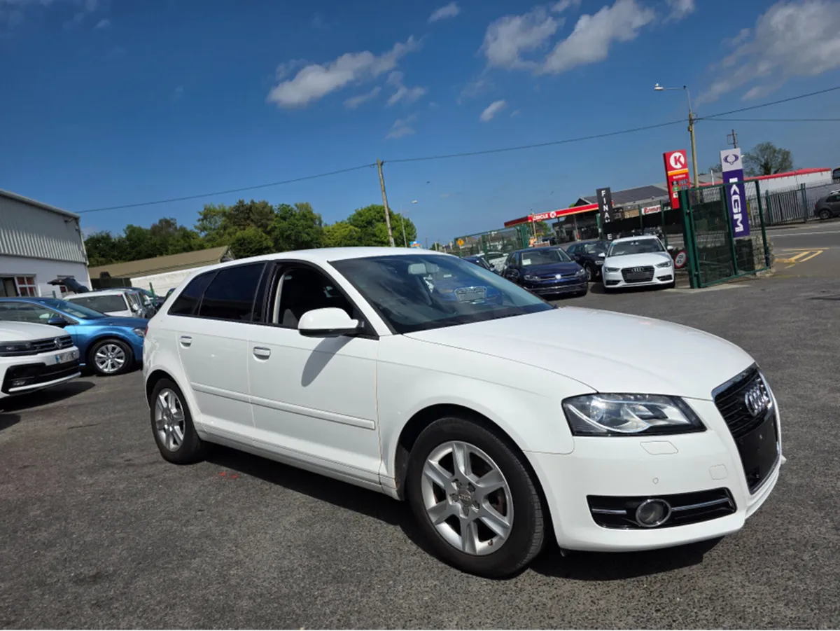 Audi A3 1.4 TFSI  PARKING SENSORS  REVERSE CAMERA - Image 2