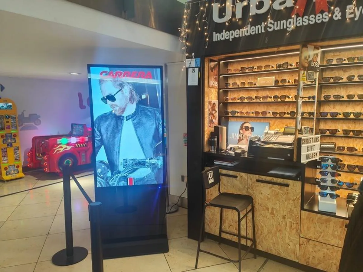 55"  Digiposter - Image 1