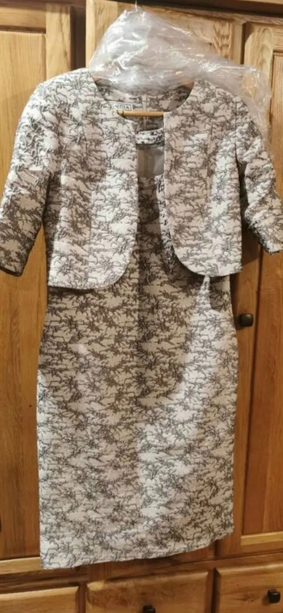 Mother of the Bride /Groom dress outfit - Image 4