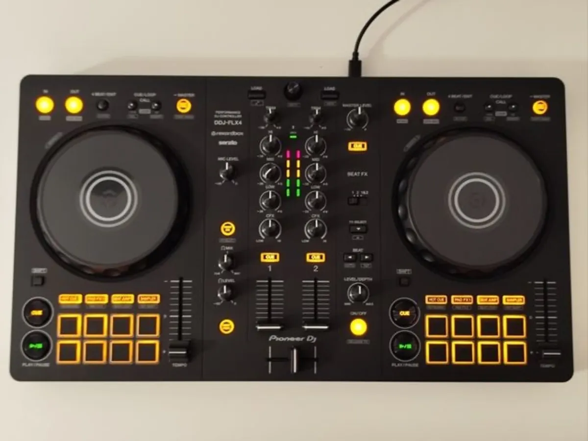 Pioneer DDJ-FLX4 - Image 2