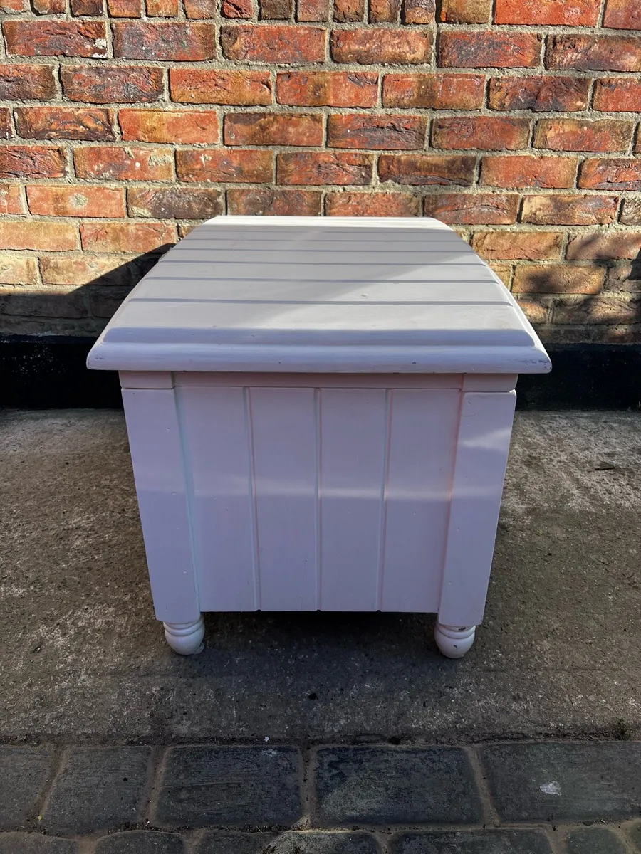 Beautiful Solid Wood Blanket Box / Storage Chest - Image 3