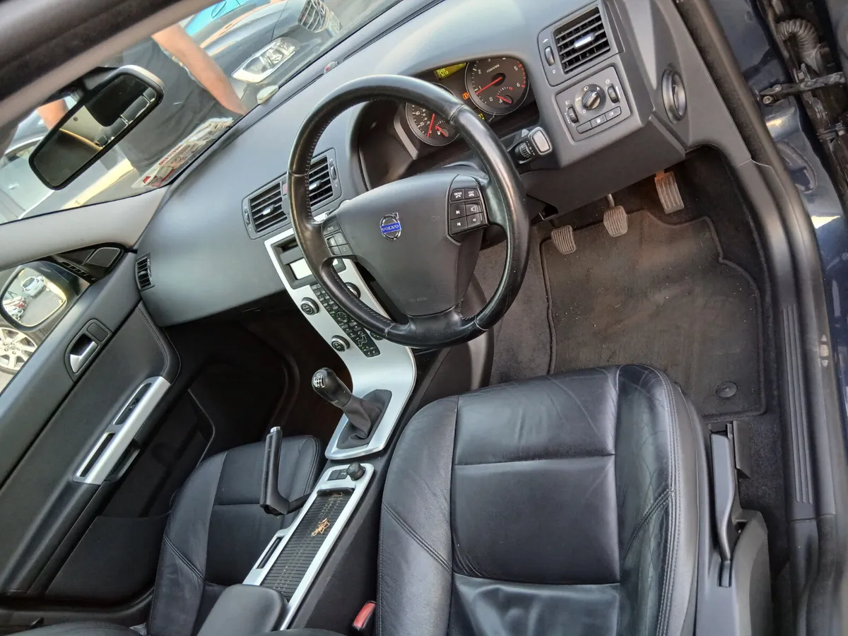 VOLVO S40 1.6 DIESEL - Image 4