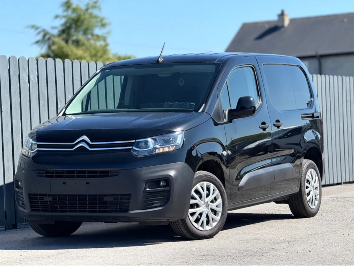Citroen Berlingo 1000 EPRISE PRO €17750 Plus Vat - Image 1