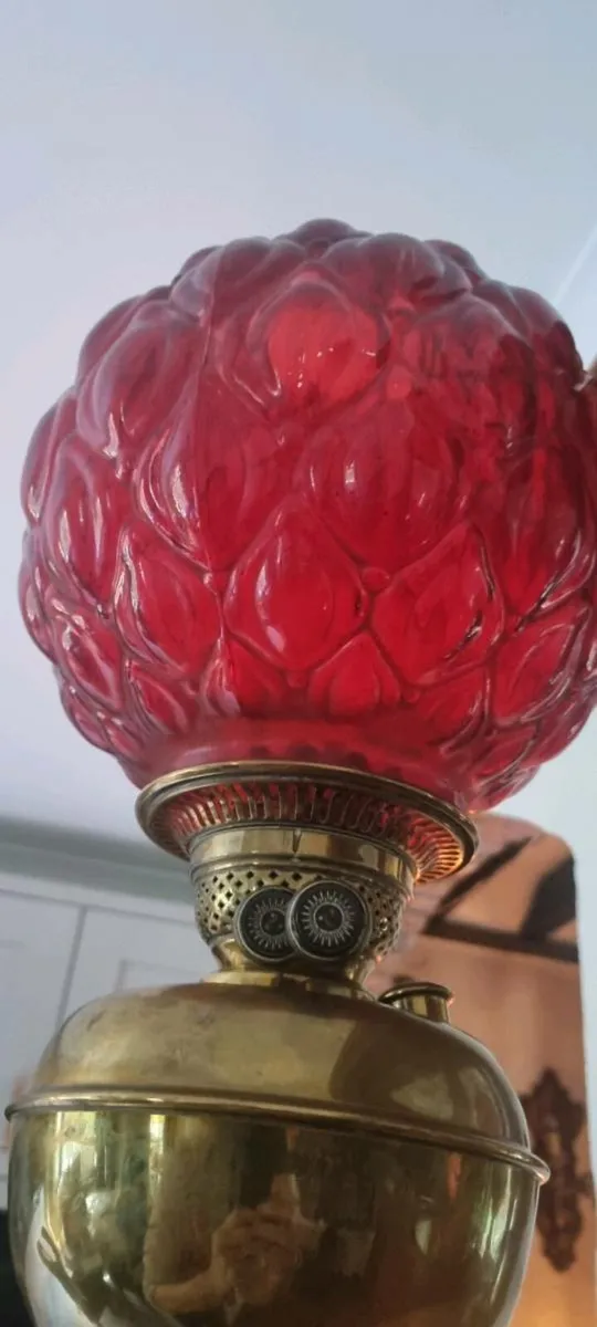 ANTIQUE OIL LAMP - Image 3