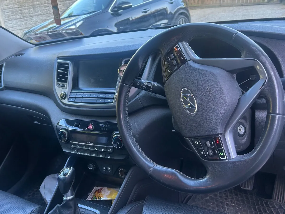 2016 Hyundai Tucson 2.0L 4x4 - Image 2