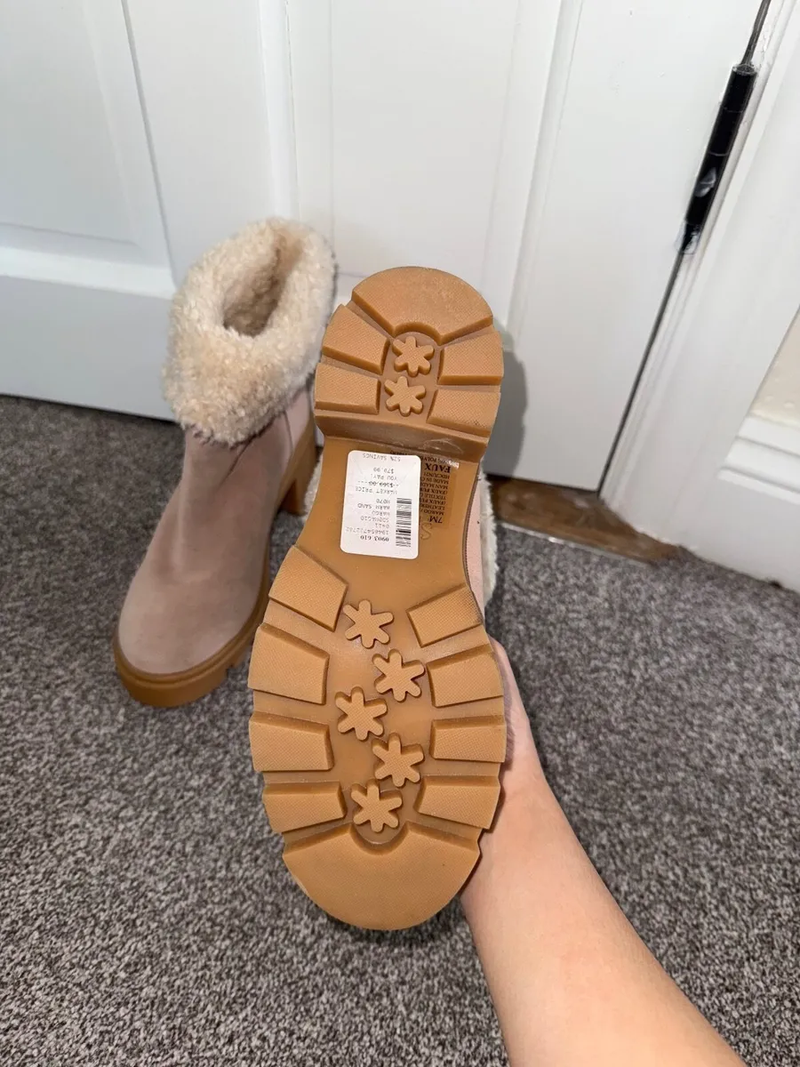 Boots - Image 2
