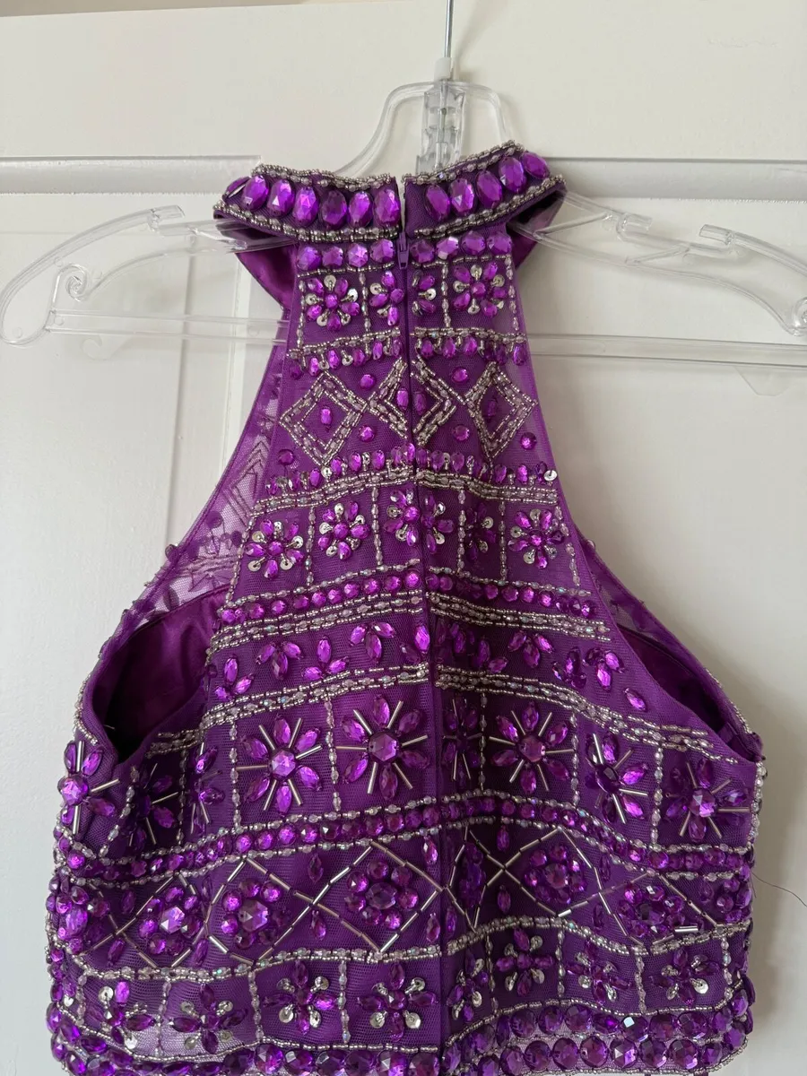 Clothes - Image 4