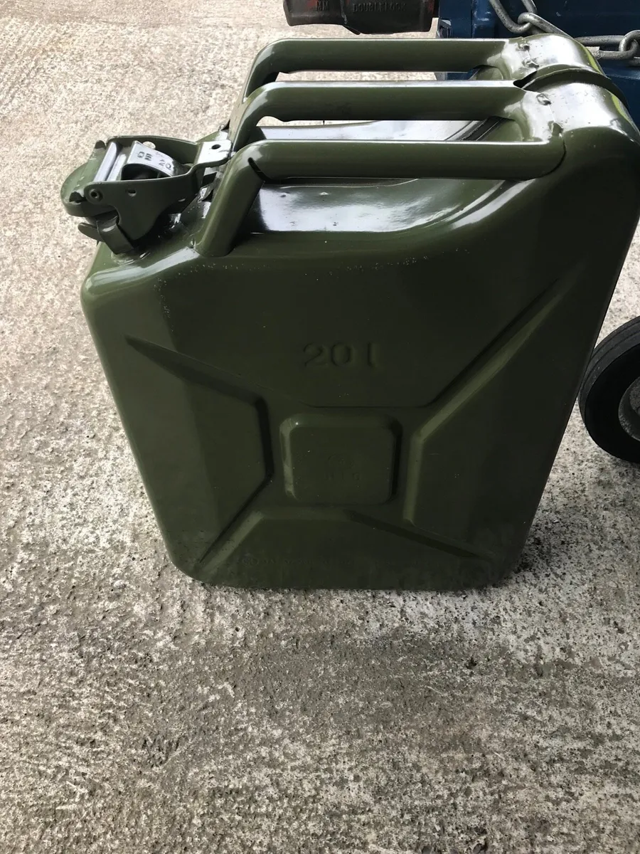 For sale 20L new petrol can - Image 2
