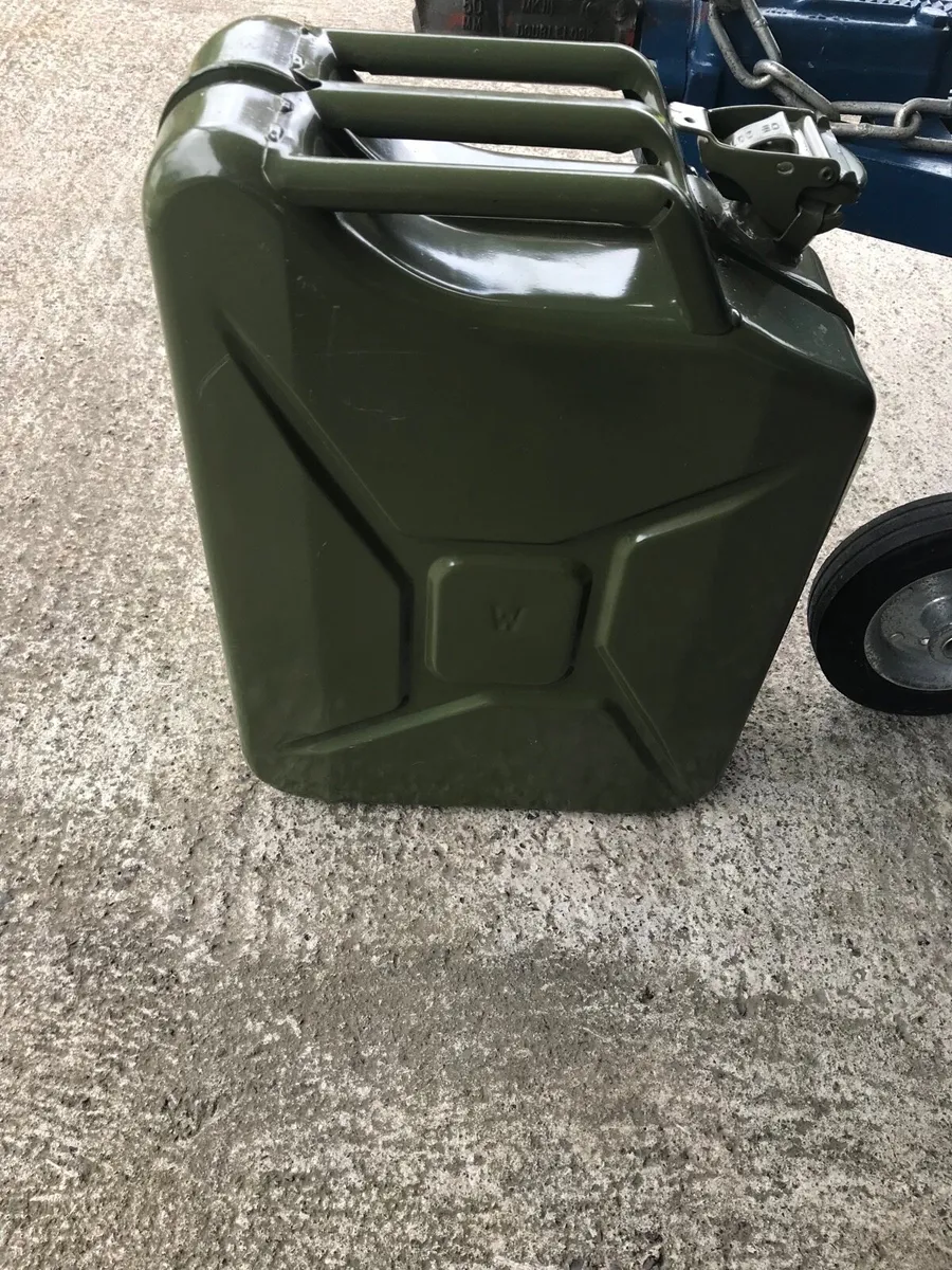 For sale 20L new petrol can - Image 3