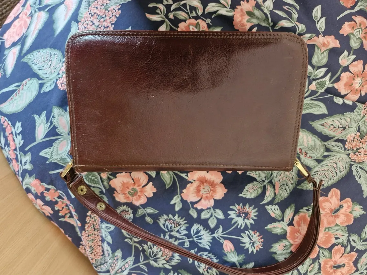 Brown leather handbag - Image 2