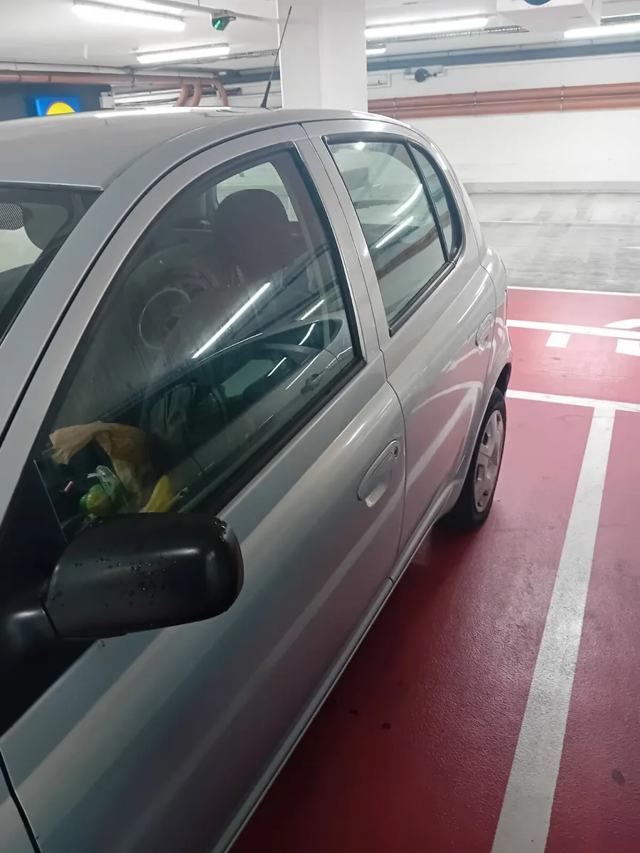 Toyota yaris 1.0 litre nct till 14/11/25  5door - Image 4