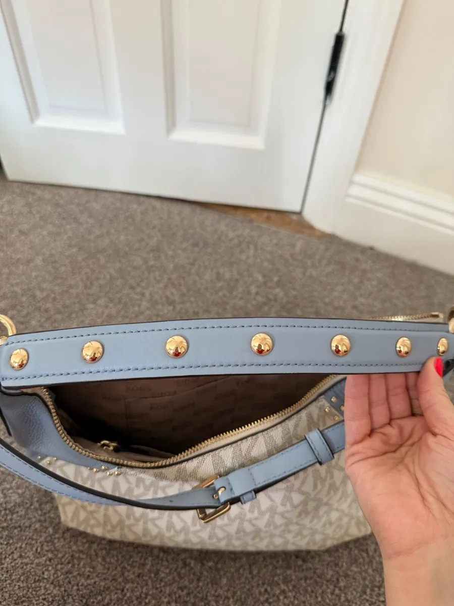Michael Kors bags and purse - Image 1