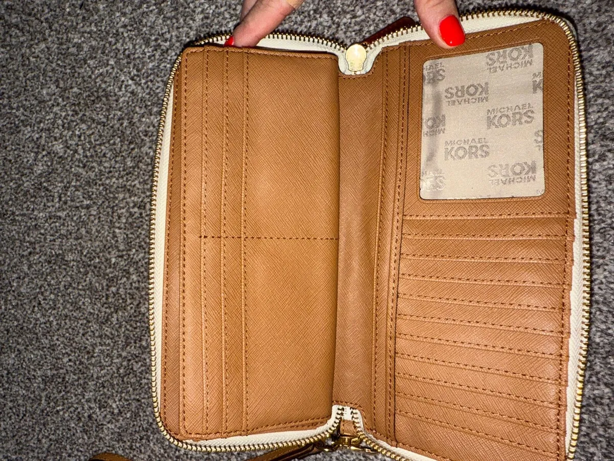 Michael Kors bags and purse - Image 3
