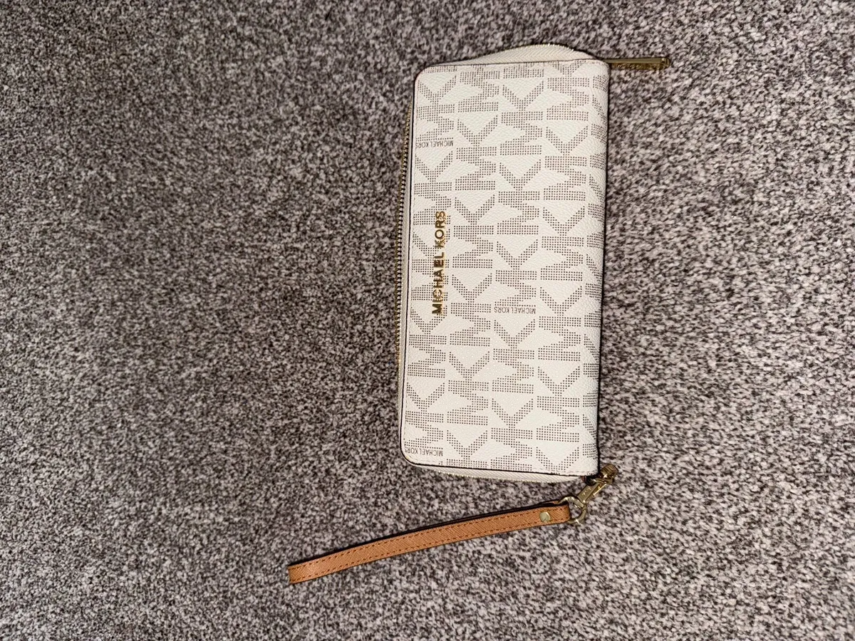 Michael Kors bags and purse - Image 4
