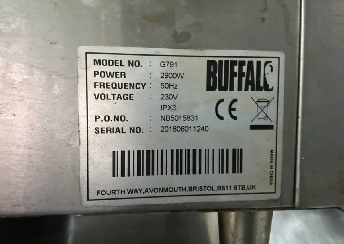 Buffalo G791 Extra Wide Countertop Griddle - Image 3