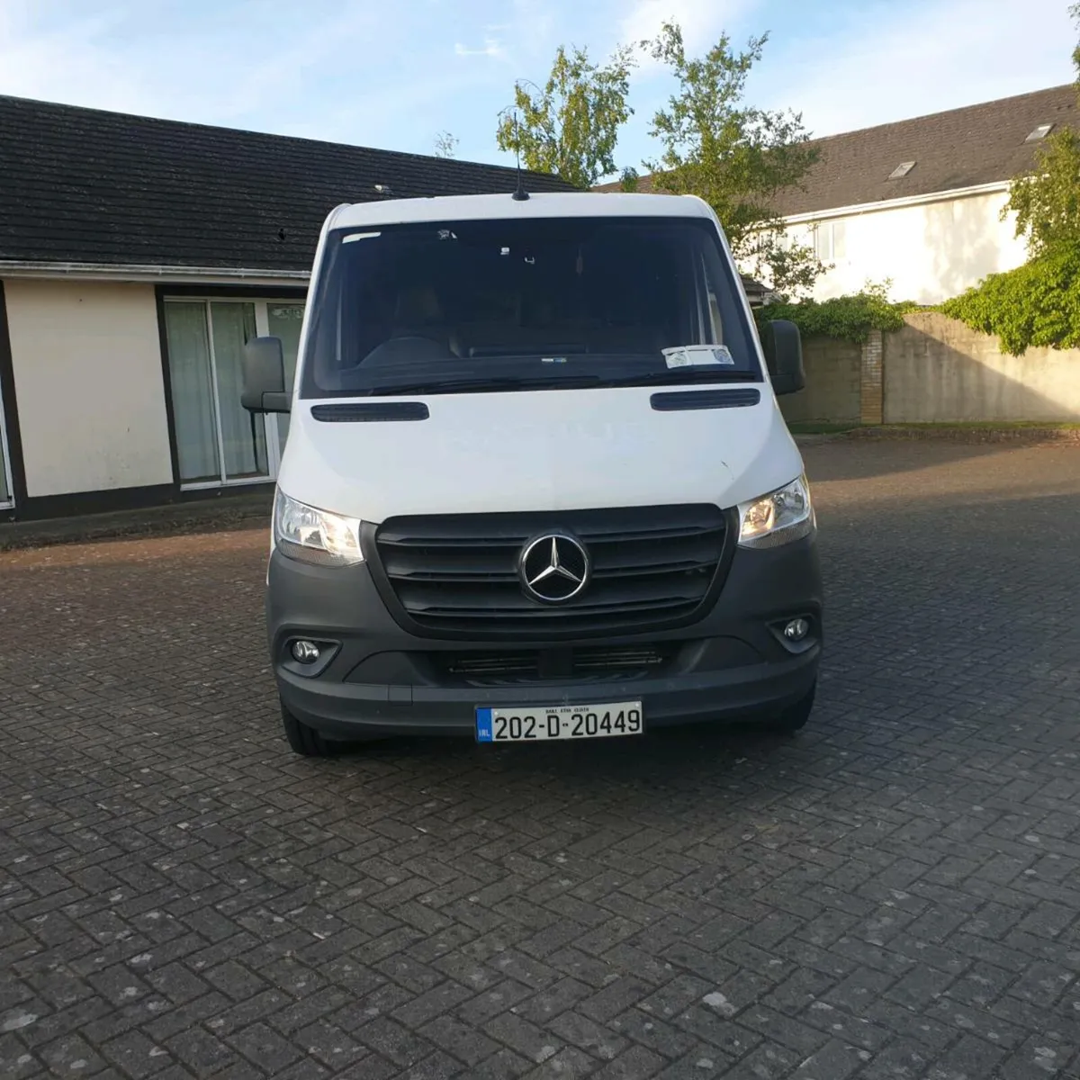 202 Mercedes Sprinter 212CDI SWB High Spec 17950€ - Image 2