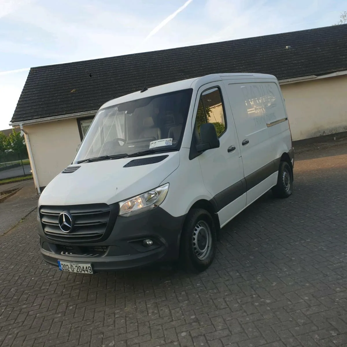 202 Mercedes Sprinter 212CDI SWB High Spec 17950€ - Image 3