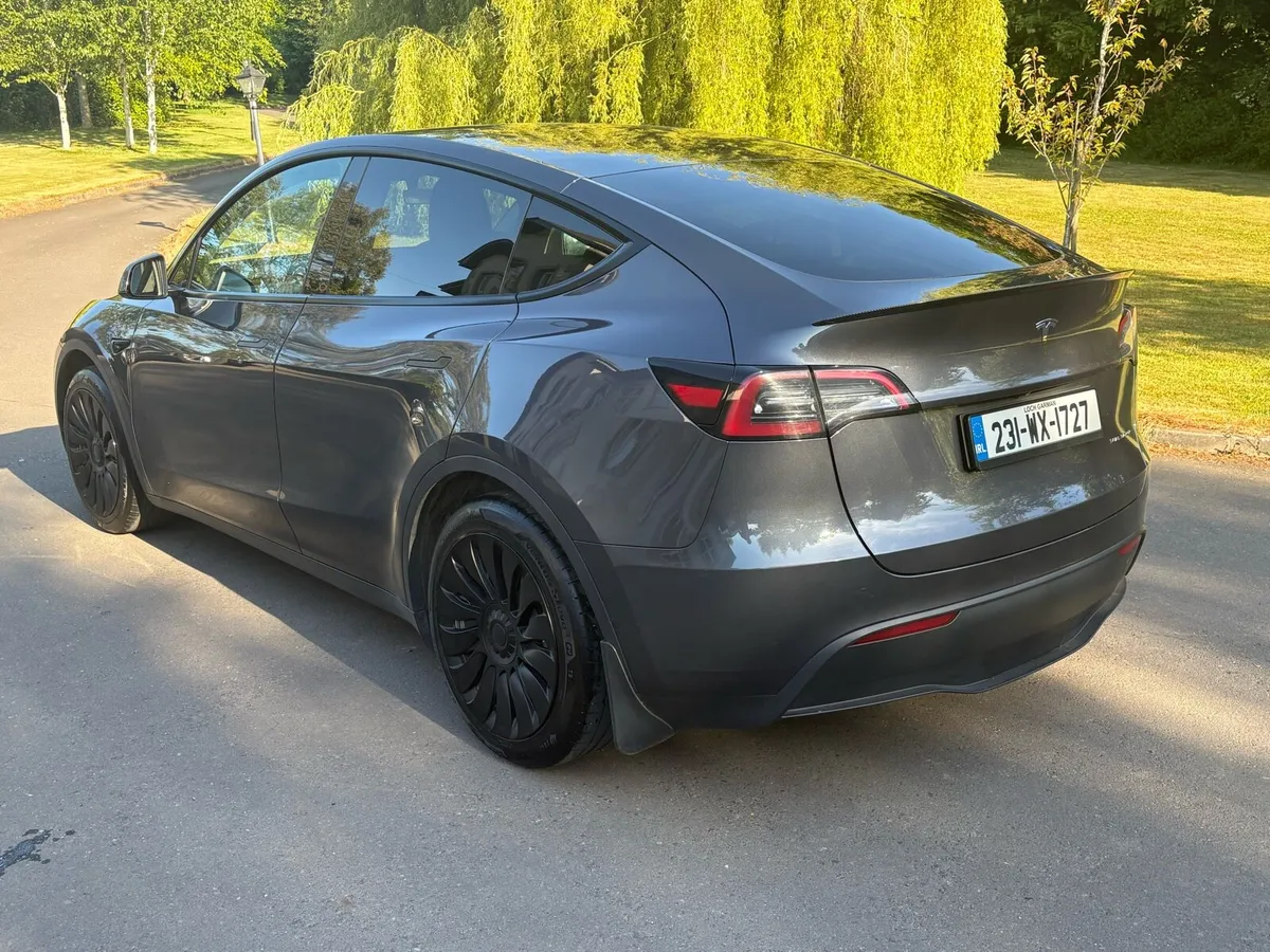 TESLA MODEL Y LONG RANGE DUAL MOTOR - Image 3