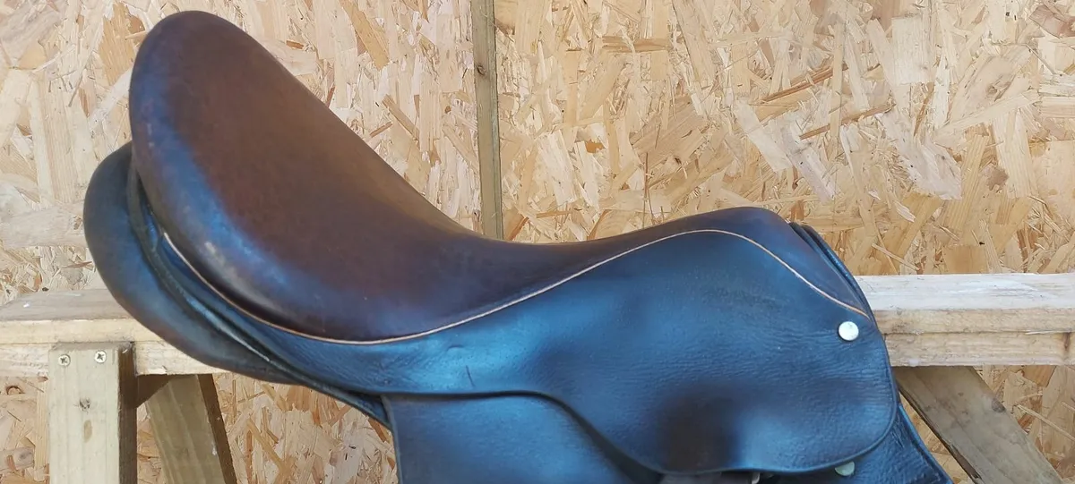 17 inch Berney Saddle - Image 1