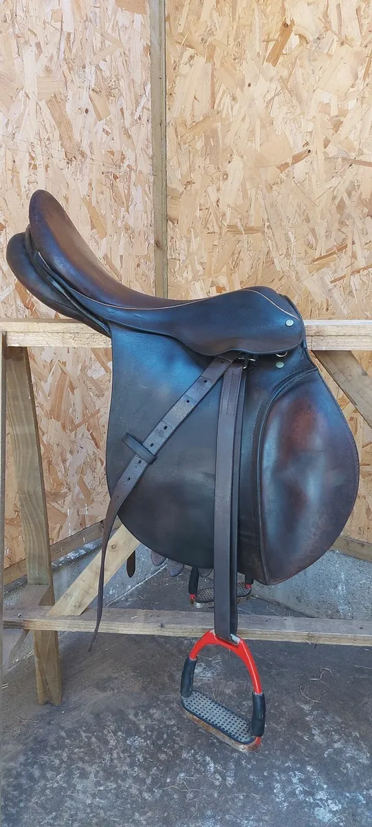 17 inch Berney Saddle - Image 2