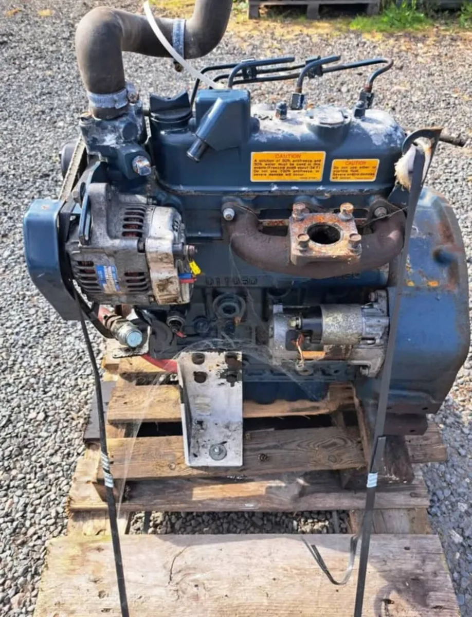 Kubota D1 105 - Image 1