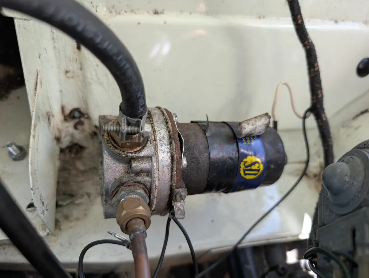 Morris Minor Petrol Pump - Image 1