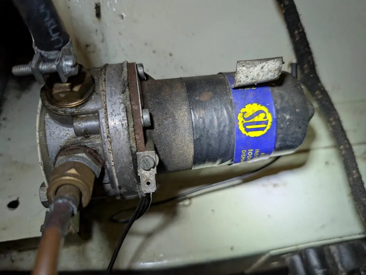 Morris Minor Petrol Pump - Image 2