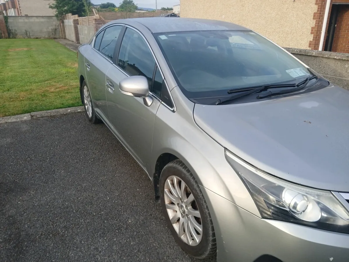 Toyota Avensis 2012 - Image 1