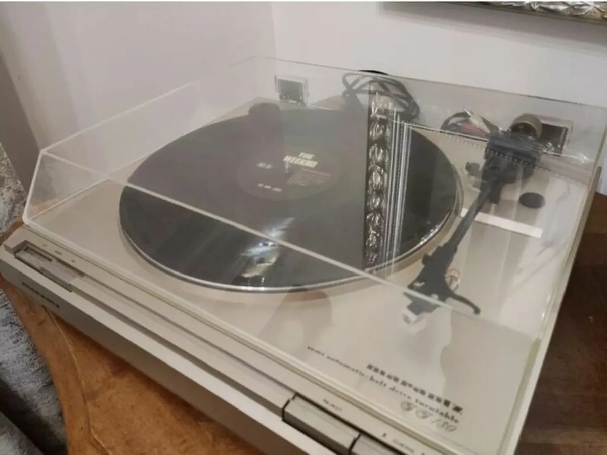Marantz TT130 Vintage Turntable - Classic Gold - Image 4