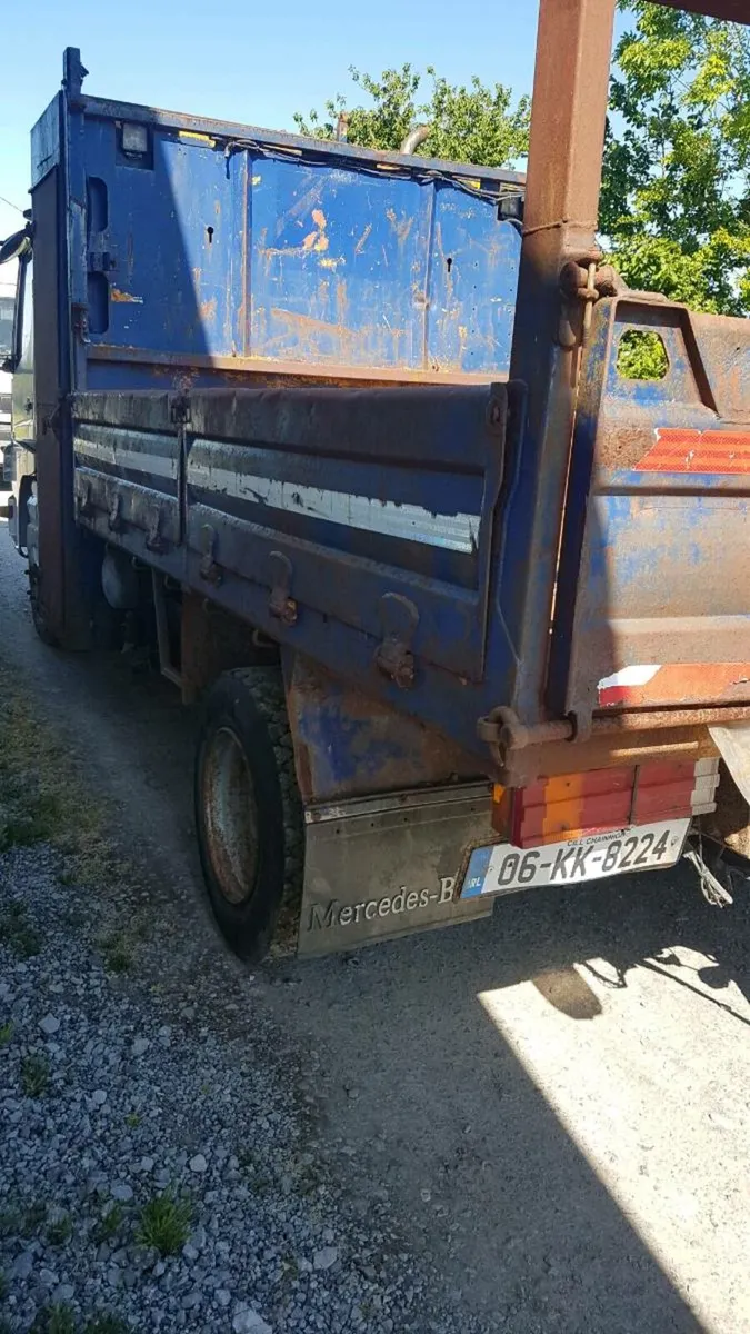 Mercedes atigo - Image 2