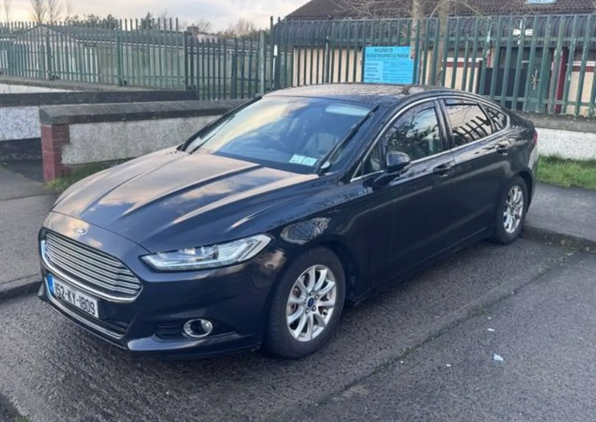 2015 Ford mondeo Titanium model - Image 2