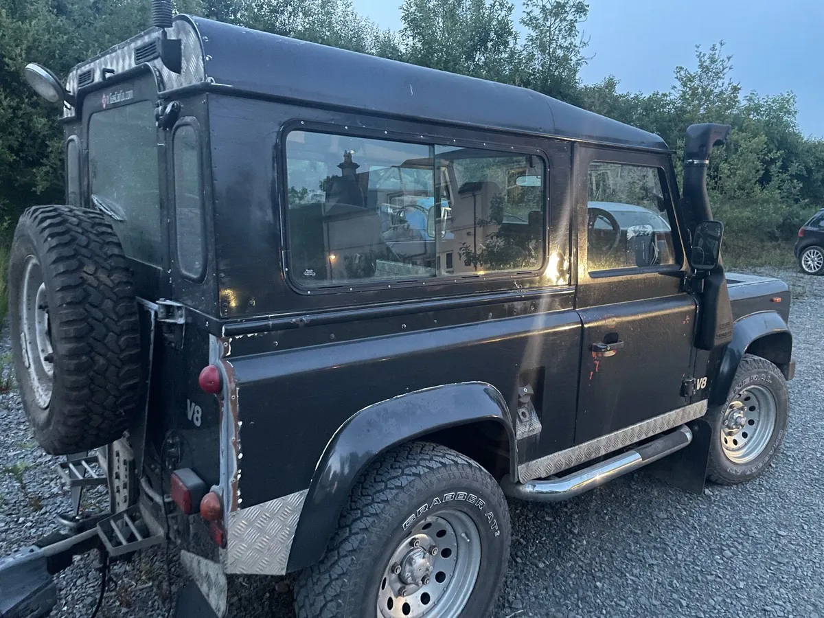 Land Rover 90 V8 LPG - Image 2