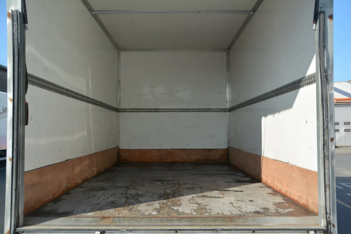 Ford Transit Box & Lift - 6 pallet capacity - Image 2