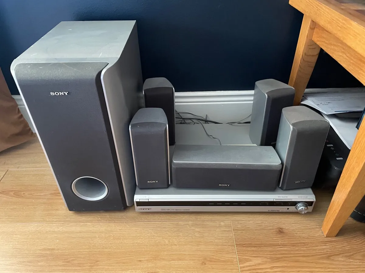 Surround sound system - Image 2