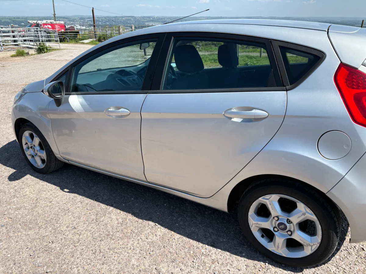 Ford Fiesta 2011 - Image 1