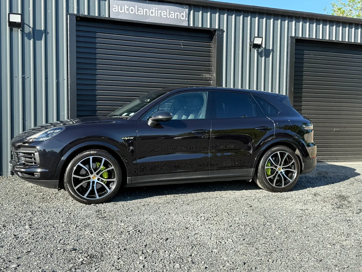 Porsche Cayenne Hybrid - Image 4