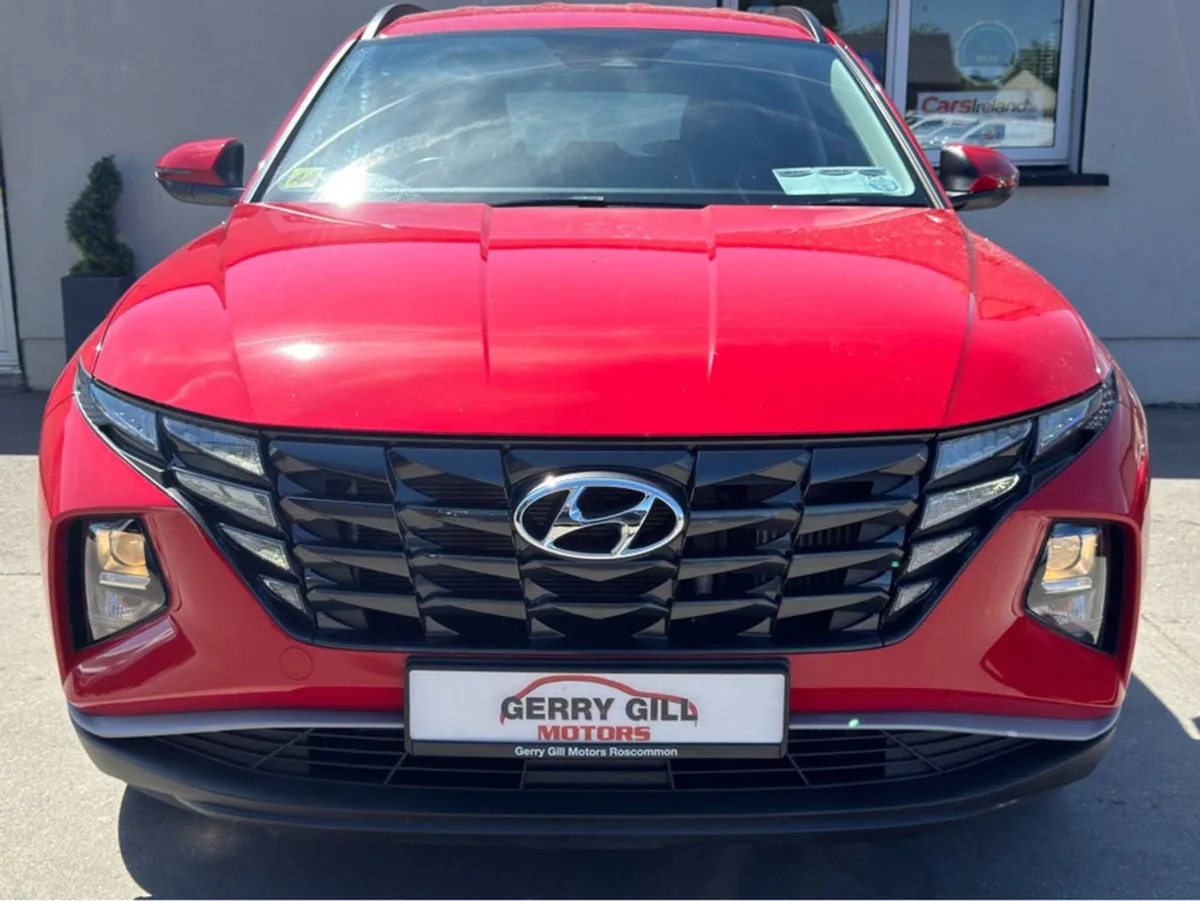 Hyundai Tucson Executive 5DR Reverse Camera - Image 2